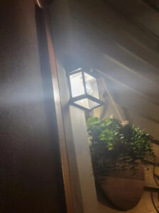 Napelemes kültéri lámpa – nincs szükség vezetékezésre | FLUXLAMP photo review