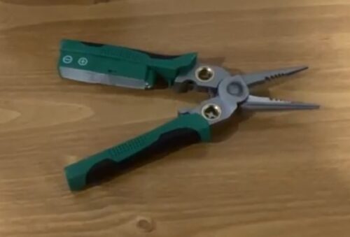 8 az 1-ben Blankoló és Vágó Fogó (20,7 cm) – Blankol, Vág, Krimpel és Feszültséget Mér Egyetlen Szerszámmal | POWERPLIERS photo review