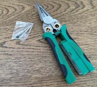 8 az 1-ben Blankoló és Vágó Fogó (20,7 cm) – Blankol, Vág, Krimpel és Feszültséget Mér Egyetlen Szerszámmal | POWERPLIERS photo review